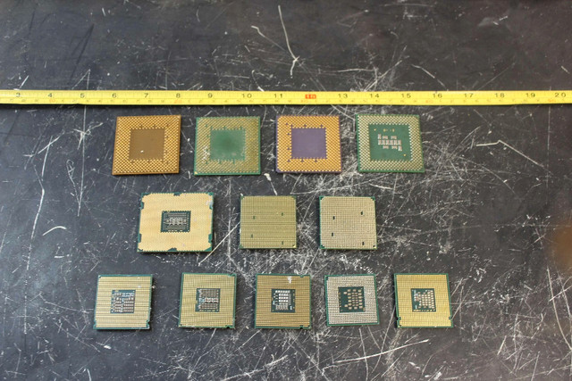 12 processeurs, circuits électroniques, CPU dans Loisirs et artisanat  à Ville de Montréal - Image 2