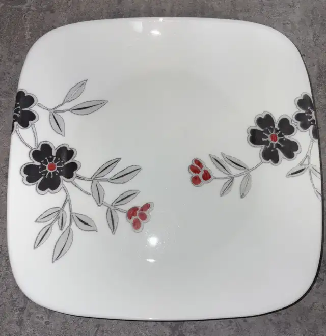 Corelle MANDARIN FLOWERS Dinner Plates, Set of 4 in Kitchen & Dining Wares in Mississauga / Peel Region - Image 4