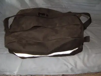 Harley expandable rear storage bag. Goes on the rear rack of a ultra classic. Great extra storage fo...