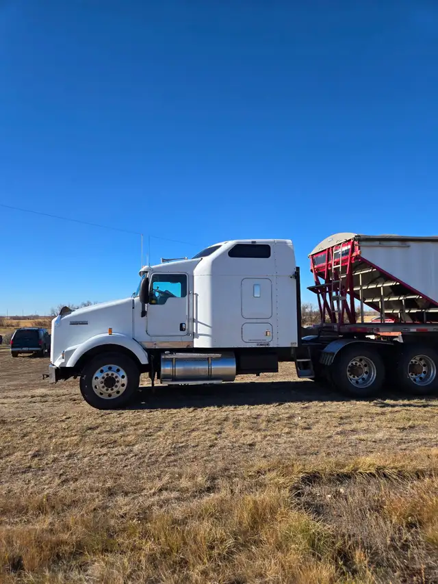 2006 Kenworth t800 C15 in Heavy Trucks in Saskatoon - Image 7