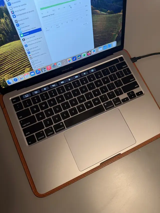 2020 Macbook Pro 13 inch 32GB RAM i7 500GB in Laptops in City of Montréal - Image 3