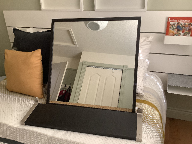 Miroir et tablette IKEA noirs comme neufs dans Décoration intérieure et accessoires  à Laval/Rive Nord - Image 4