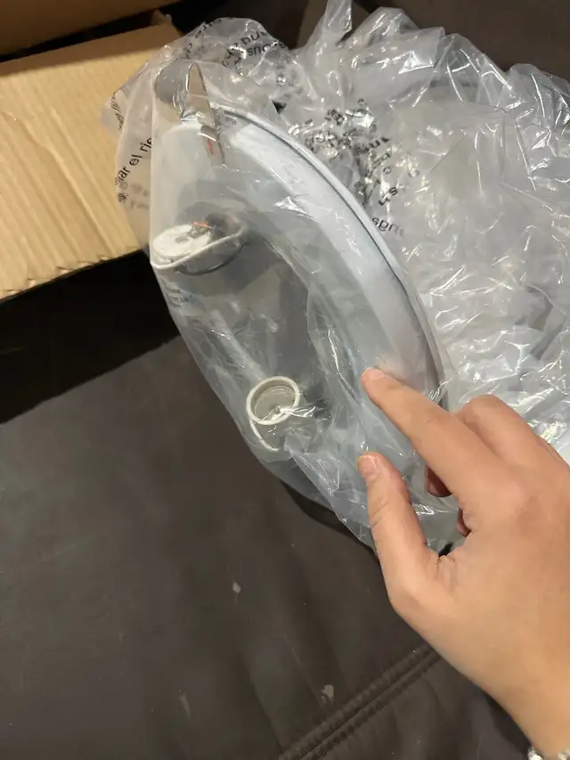 Light fixturess Qty 3 with light bulbs in Indoor Lighting & Fans in Oshawa / Durham Region - Image 5