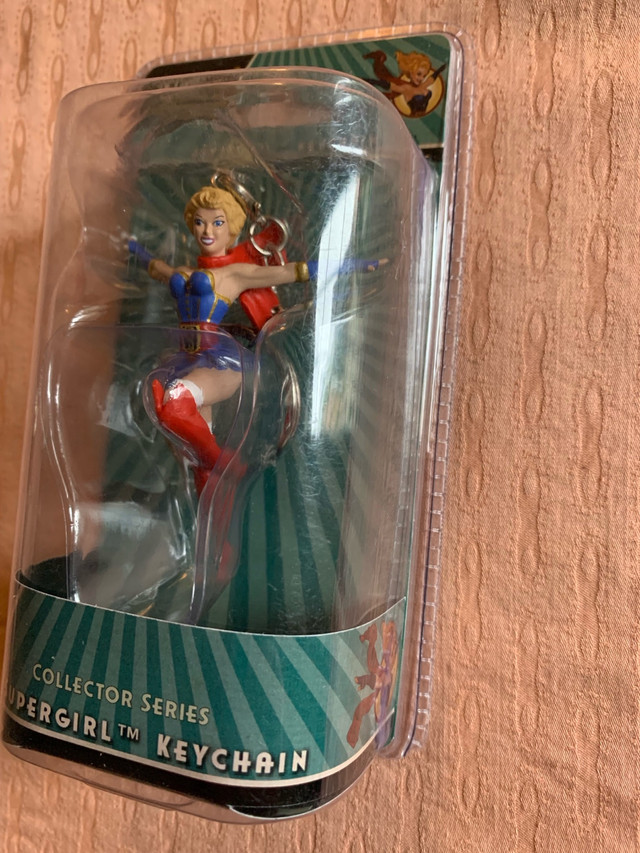 New DC Bombshells SuperGirl Keychain Collector Series in Arts & Collectibles in Oshawa / Durham Region - Image 3