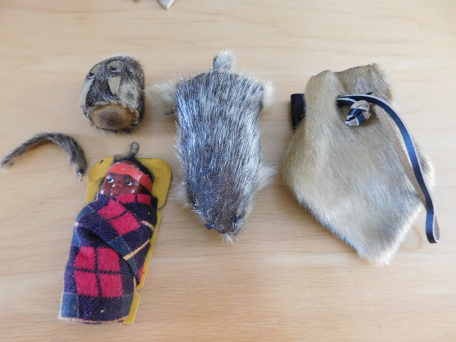 Vintage Indigenous Hand Made Craft Collection in Arts & Collectibles in Kitchener / Waterloo - Image 4