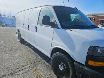 2018 chevrolet express 2500 4.3L nouvelle transmission 8 vitesse refait l'année passée facture a l'a...