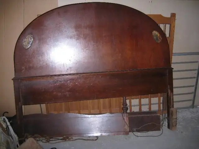 AUTHENTIC  ANTIQUE WOOD BED  **Reduced/reduced/reduced in Beds & Mattresses in City of Toronto - Image 3