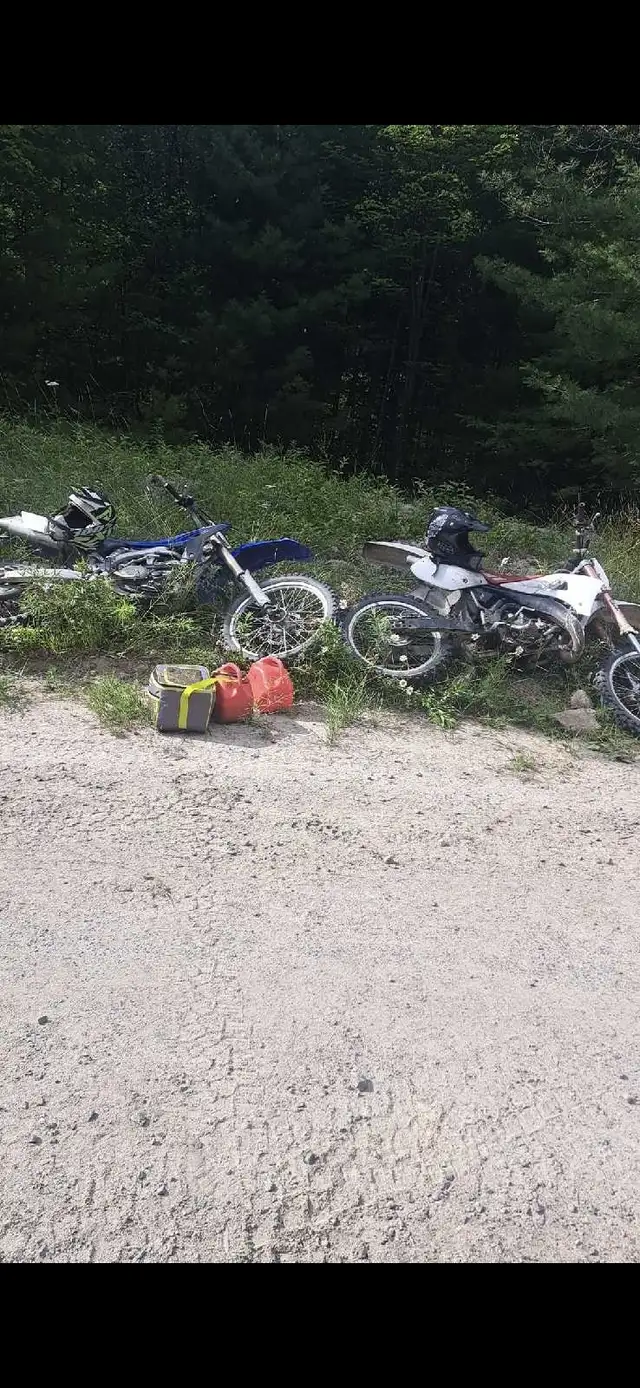 2010 YZ250F in Dirt Bikes & Motocross in North Bay - Image 5