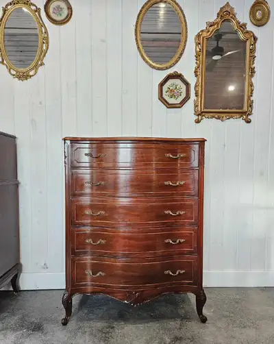 Solid Mahogany Chest of Drawers Built by the "Hespler Furniture Co." In Ontairo Overall good shape T...