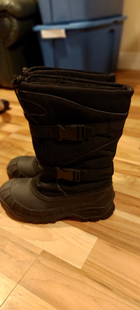 Kamik Boots men's size 12 - New