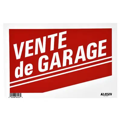 Grand lot de tissus, chaussures et vestons pour dames, articles pour reptiles, pour la maison et pou...
