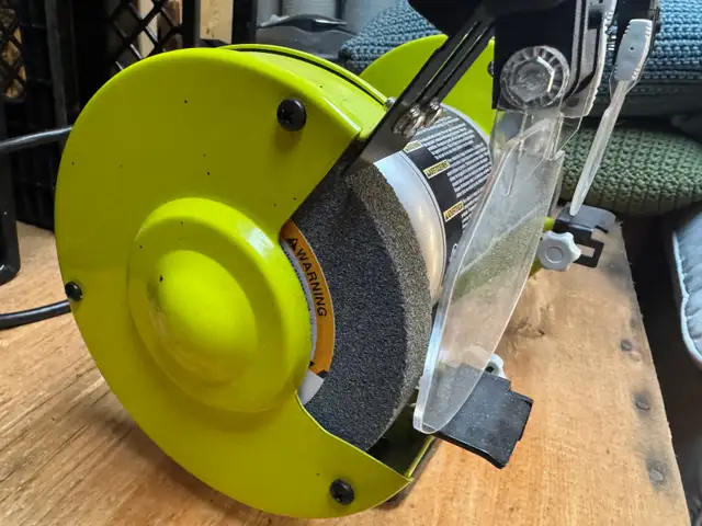 Ryobi Bench Grinder471401200291696641