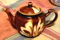 Vintage chinese porcelain tea pot