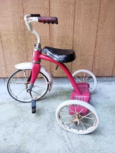 Vintage Leader Tricycle with spoke wheels and white back tires, View more