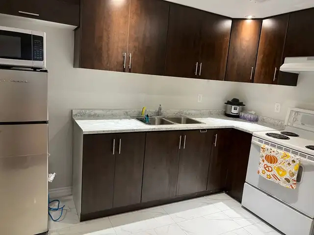 Basement shared room for females Ajax Durham in Room Rentals & Roommates in Oshawa / Durham Region - Image 6