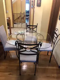 Gorgeous table with 4 chairs