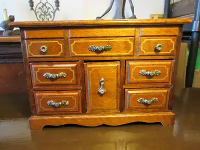 8.5"T 10"W 6"D Top Has Multi Compartments 4 Drawers Middle Ring Compartment Yellow/ Gold Interior Go...