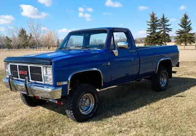 -Fully restored 1984 GMC SIERRA with a Dart 572 BBC - Finished restoration in 2021, only 500km on tr...
