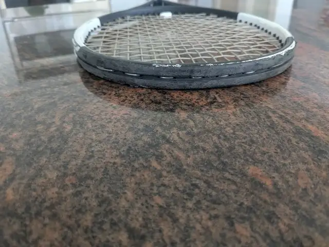 Wilson Pro Staff 97 v 12 2018 (315g) tennis racquet, grip 4 1/8 in Tennis & Racquet in Mississauga / Peel Region - Image 4