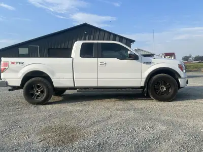 DO NOT ASK FOR A REPORT, I WILL BLOCK. 203000 km Salvage title. Needs inspection before able to get...