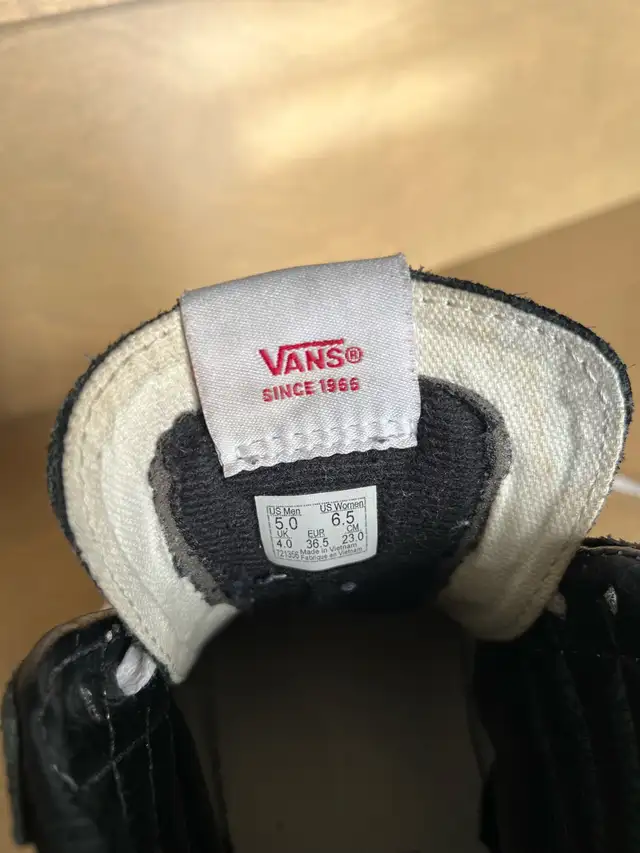 Vans Sneakers in Women's - Shoes in Bedford - Image 7