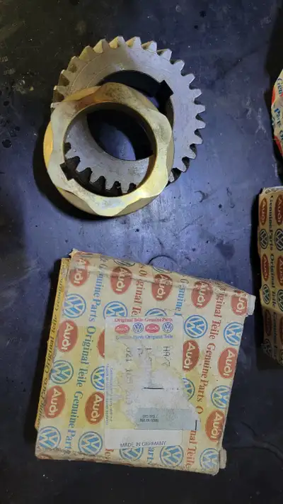 New oem crankshaft gear. Some surface rust from storage. Part# 021 105 209A. $100. Vanagon: 1980–198...