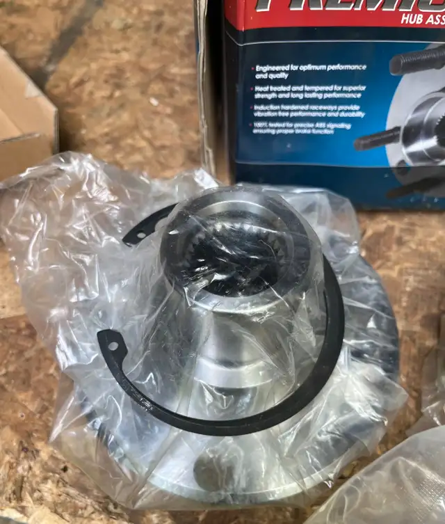 BMW X3 wheel hub assembly in Auto Body Parts in Bedford - Image 4