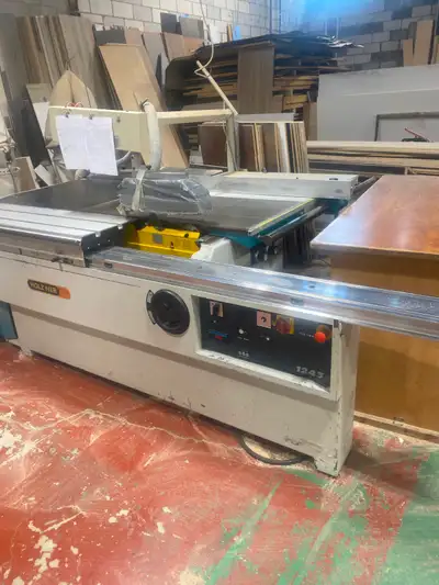 Banc de scie avec  scoring 550V moteur 5.5 hp prend jusqu’5x10, View more
