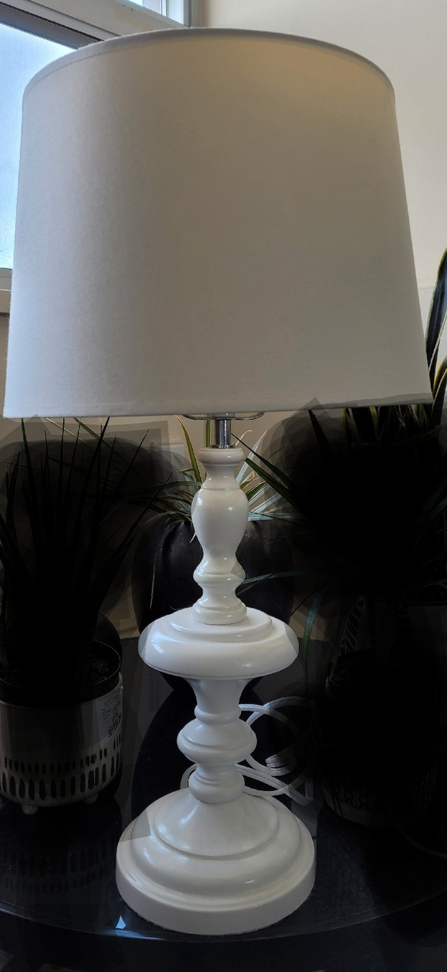 White Table Lamp Linen Shade $30 obo in Indoor Lighting & Fans in City of Toronto - Image 3