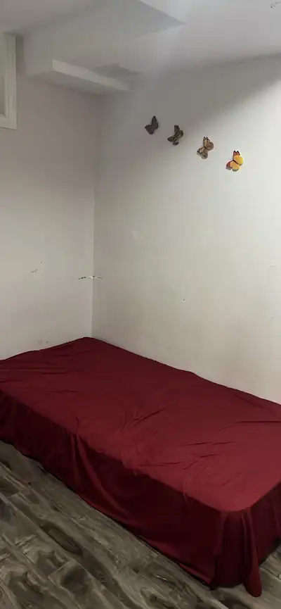 Private room only for girl Cont 4372135152