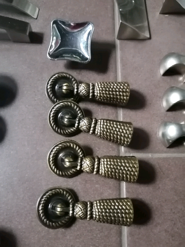 Lot de poignées différentes in Other in Sherbrooke - Image 6