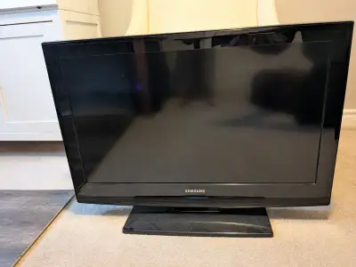 32" Samsung TV (720p), View more
