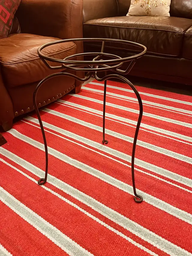 Gorgeous plant stand - Wrought iron (Brand new)  in Patio & Garden Furniture in Mississauga / Peel Region - Image 3