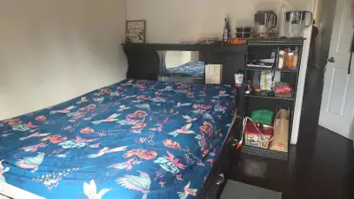 SHARING ROOM FOR GIRLS FREE UTILITIES UPPER FLOOR FULLY FURNISHED NEAR DOWNTOWN BRAMPTON GO STATION