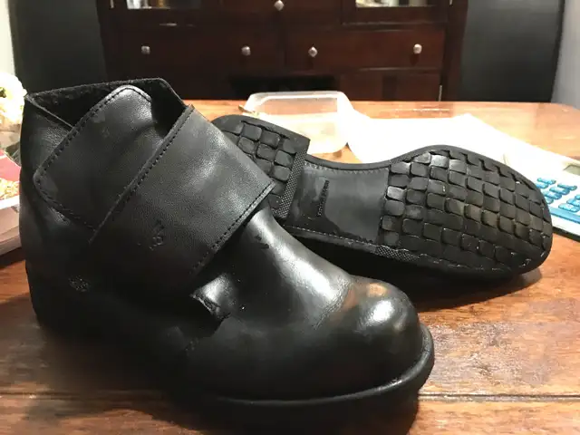 various shoes, boots women size 7-8 in Women's - Shoes in Grande Prairie - Image 7