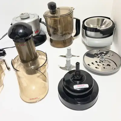 Whip up culinary delights with this Bullet Express Multifunction Food Processor, Model BE-110! This...