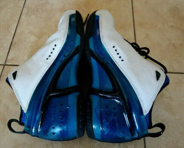 NIKE AIR ZOOM MAN'S SHOES SIZE 11 in Men's Shoes in Markham / York Region - Image 2