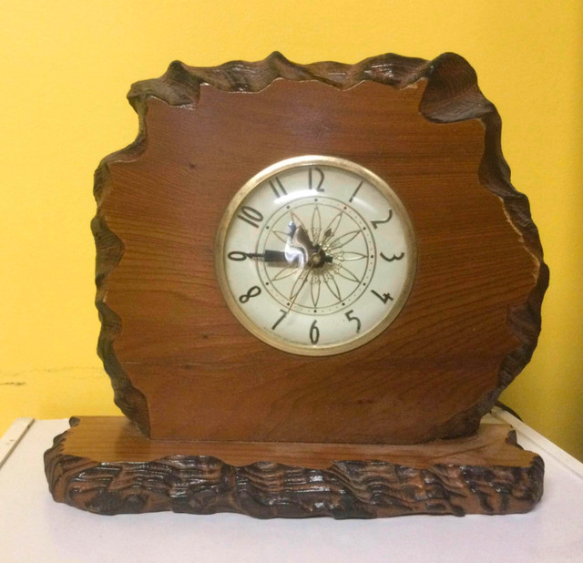 Vintage California redwood clock in Home Décor & Accents in Moncton