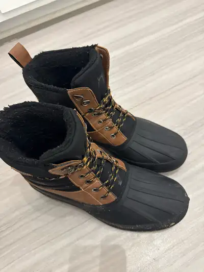 Water proof boots Size 11 No issues