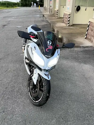 2015 ninja 300 with 25000kms on it, looking to sell as upgrading to bigger bike, perfect beginner mo...