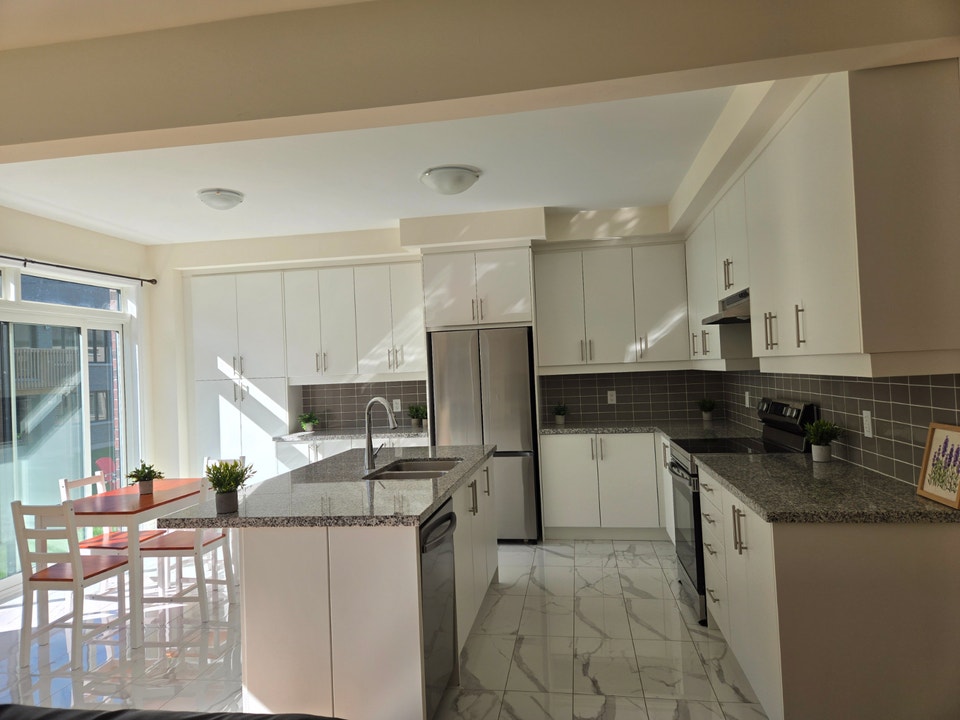 1bed 1bath,2bed 1bath offer 4 bedrooms new home midhurst barrie 1