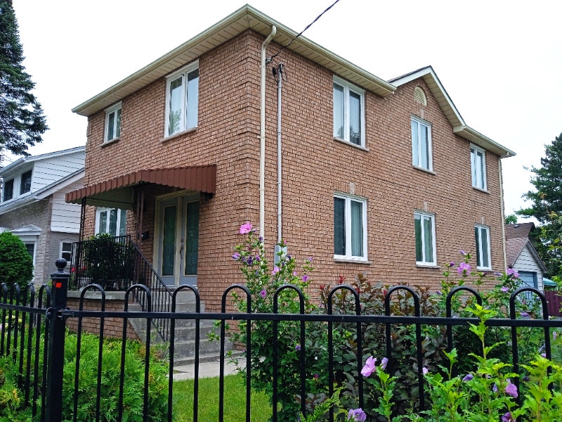 QUIET, CLEAN, PRIVATE ROOM FOR RENT TORONTO FEMALE ONLY 750 Room