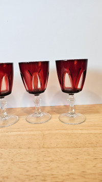 6 red wine glasses very beautiful 