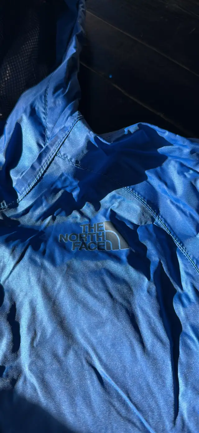 North Face Jacket in Kids & Youth in Calgary - Image 3
