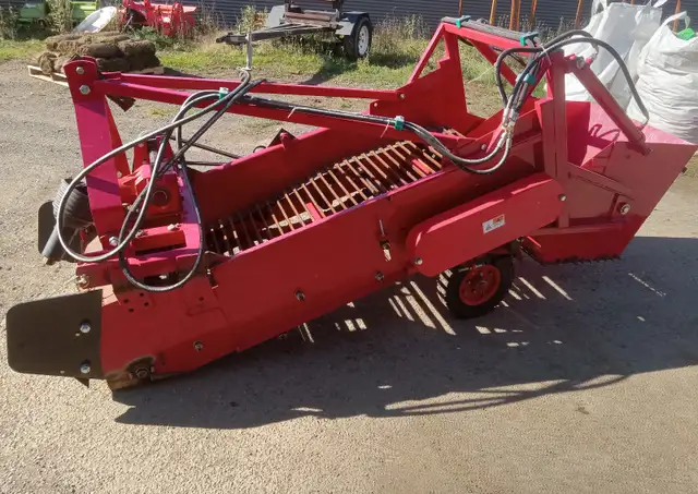 Stone Picker586918723899904001