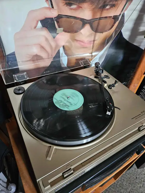 Vintage & Vinyl Record Player + Turntable Service Open 14 years in General Electronics in Windsor Region - Image 3