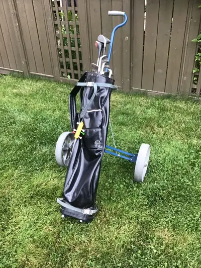 Ensemble de golf Wilson et voiturette, View more
