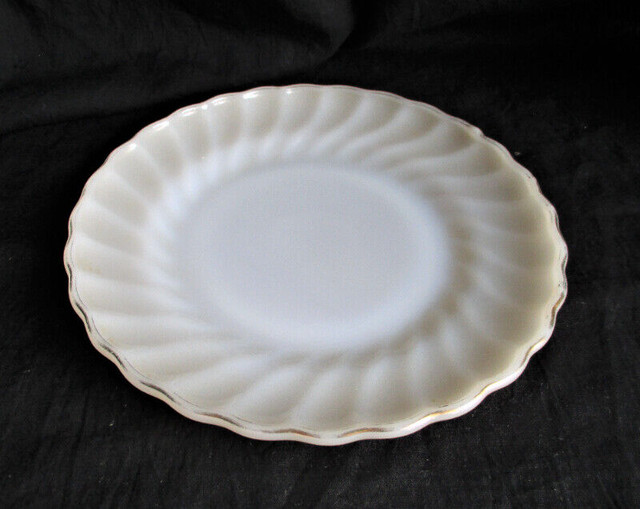 Pair Vintage Fire-King Oven Dinnerware Ivory Swirl 7.5" Platters in Arts & Collectibles in Stratford - Image 3