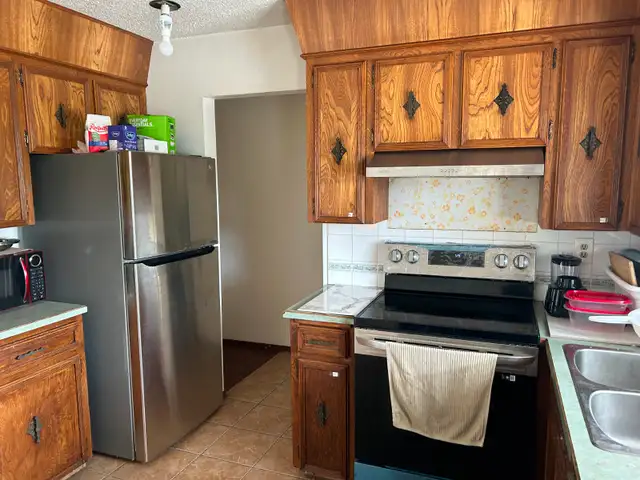 two rooms for rent close UoC and Dalhousie  C train