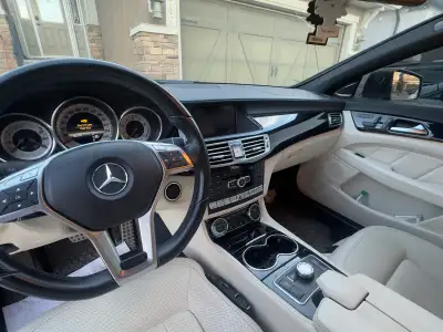 2013 Mercedes CLS 550 4matic, pristine condition and drive. Fully loaded, massage seats, cooled and...
